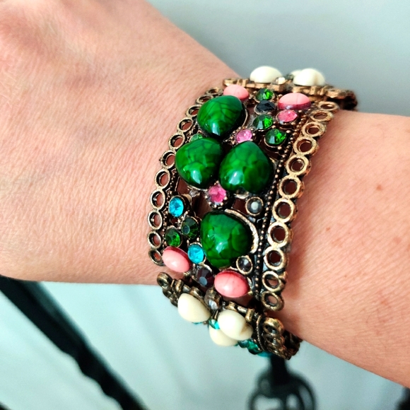 Y2K Multicolor Hearts Bracelet - Picture 5 of 11